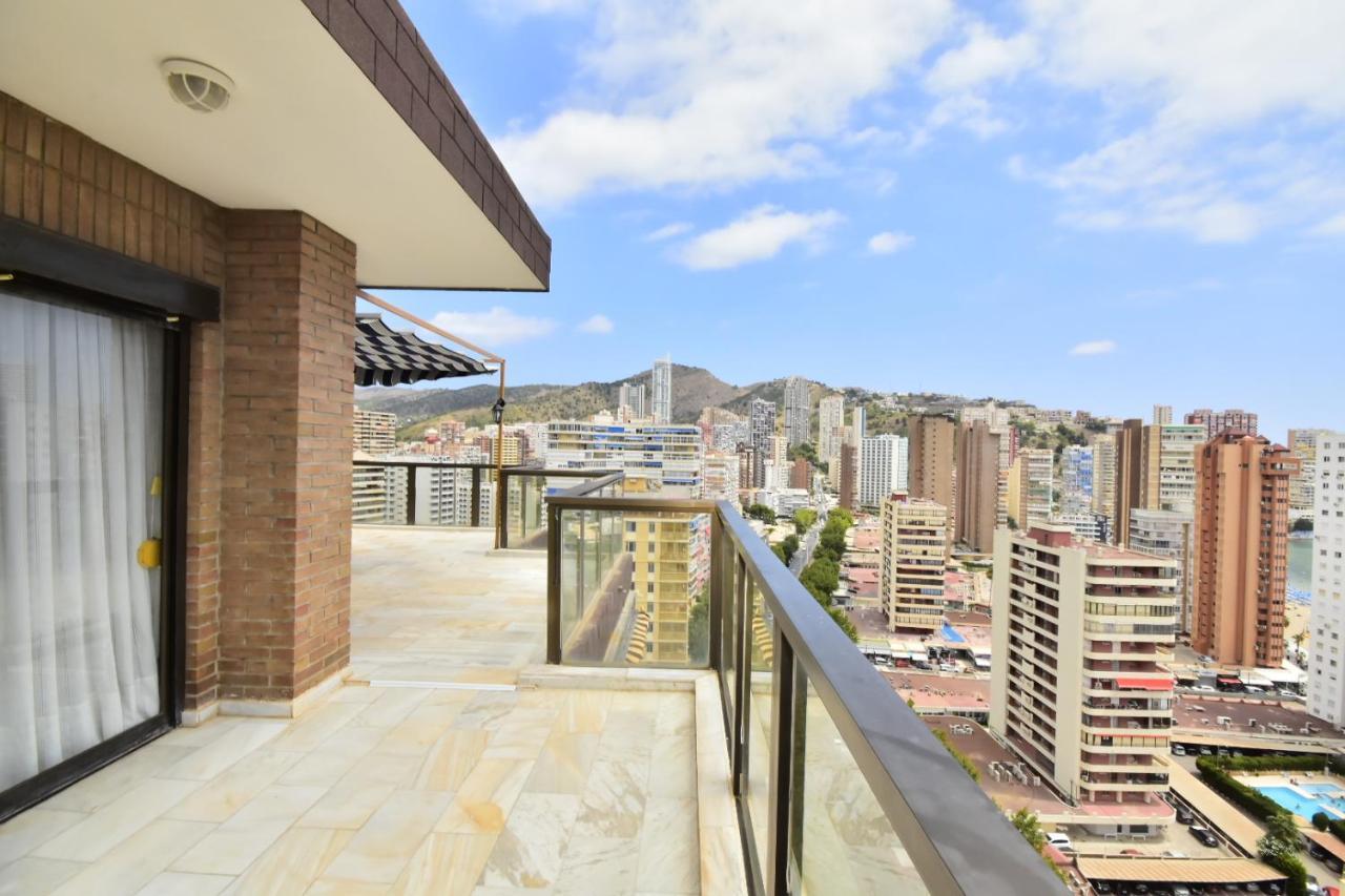 Appartamento Ático con gran terraza Benidorm Esterno foto
